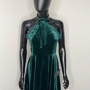 Lulu's Strapless Green Velvet Dress